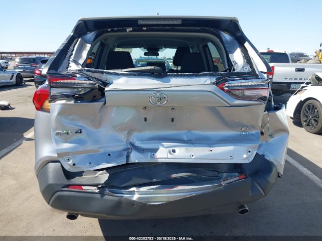 2T3F1RFV3MC255422 Toyota RAV4 LE