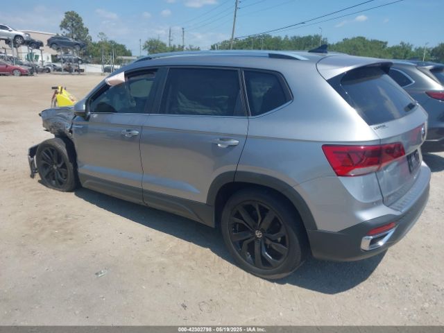 2022 VOLKSWAGEN TAOS 3VVRX7B29NM092290 Photo 2