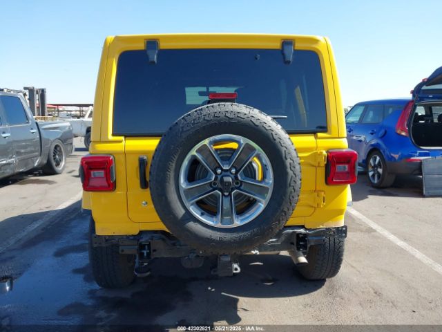 1C4HJXEN3JW306282 Jeep Wrangler Unlimited Sahara 4x4