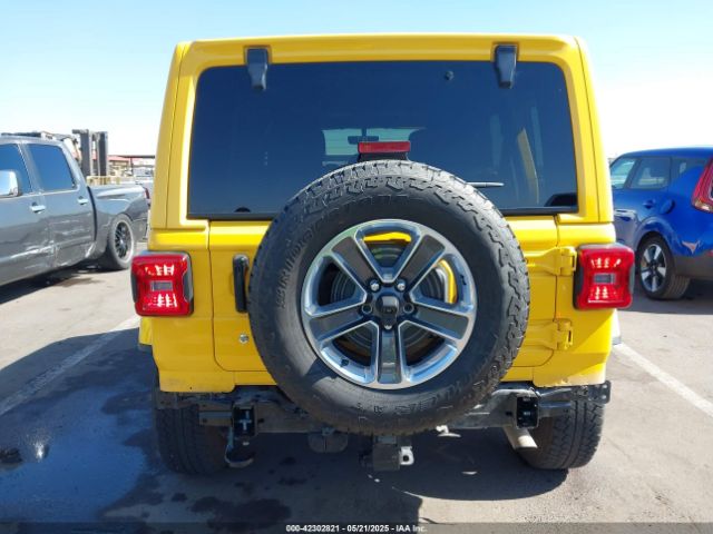 1C4HJXEN3JW306282 Jeep Wrangler Unlimited Sahara 4x4