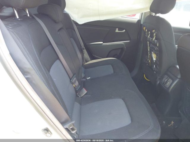 KNDPBCAC9F7772595 KIA Sportage Lx