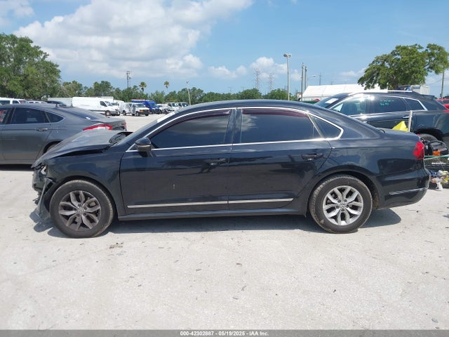 Продаж на аукціоні авто 2017 Volkswagen Passat 1.8t S, vin: 1VWAT7A31HC019158, номер лоту: 42302887