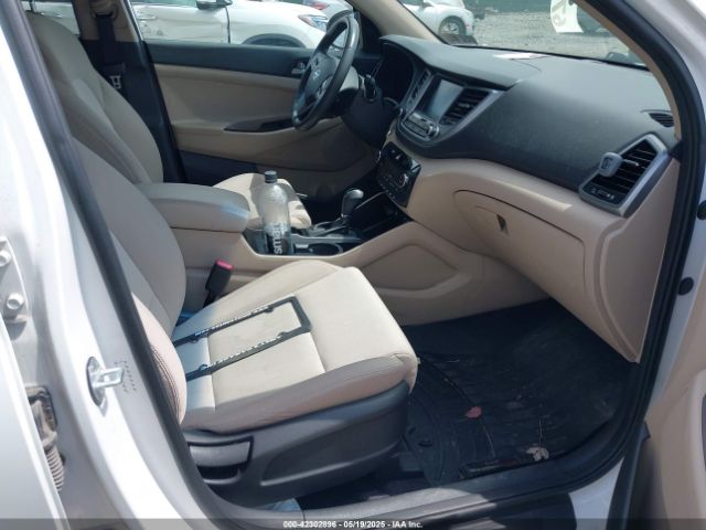 KM8J3CA26JU639776 Hyundai Tucson Value