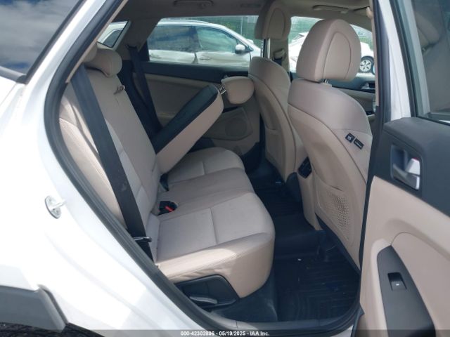 KM8J3CA26JU639776 Hyundai Tucson Value
