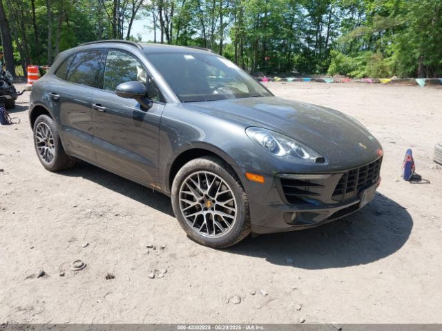 2017 PORSCHE MACAN WP1AB2A59HLB11370 Photo 0