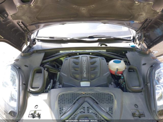 2017 PORSCHE MACAN WP1AB2A59HLB11370 Photo 9