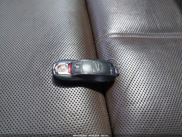 2017 PORSCHE MACAN WP1AB2A59HLB11370 Photo 10