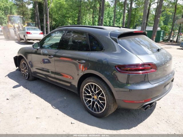 2017 PORSCHE MACAN WP1AB2A59HLB11370 Photo 2