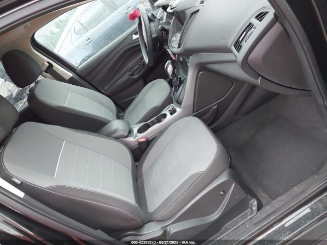 1FMCU0GX9EUE32876 Ford ESCAPE SE