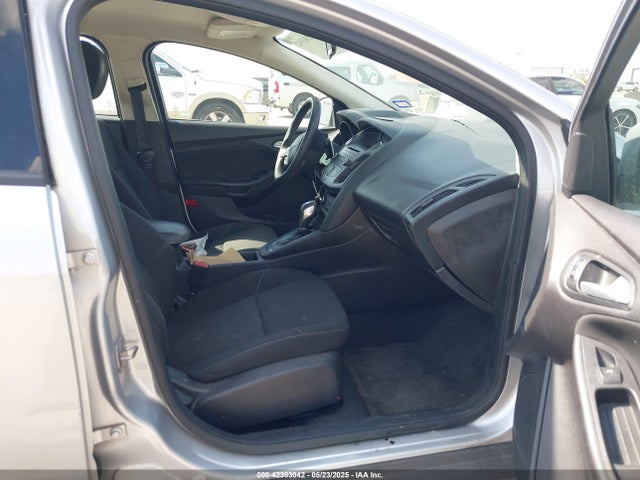 1FADP3F26FL261881 Ford FOCUS SE