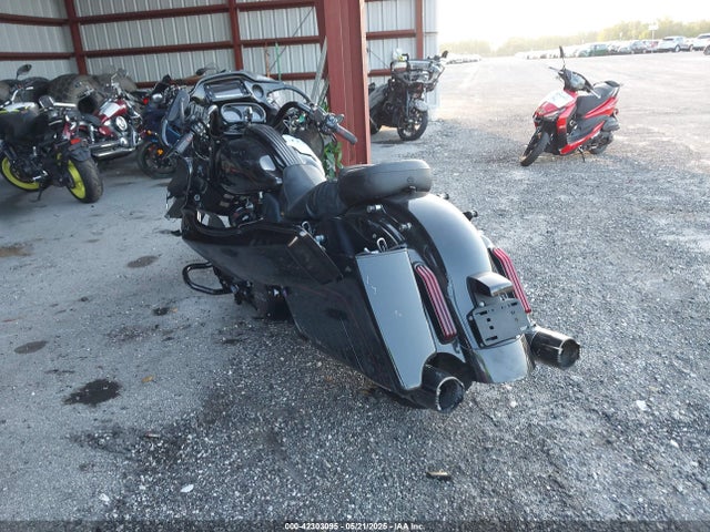 2018 HARLEY-DAVIDSON FLTRXSE 1HD1TCL14JB958337 Photo 2
