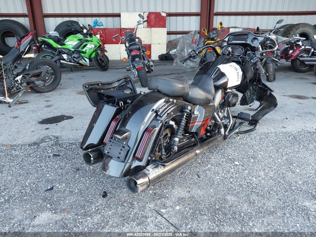 2018 HARLEY-DAVIDSON FLTRXSE 1HD1TCL14JB958337 Photo 3