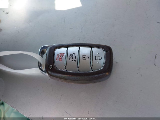 KMHD84LF9HU225664 Hyundai 2017