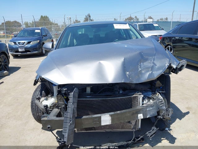 KMHD84LF9HU225664 Hyundai 2017