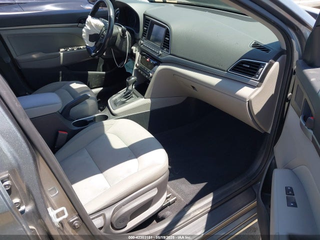KMHD84LF9HU225664 Hyundai 2017