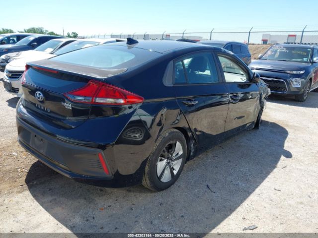 2017 HYUNDAI IONIQ HYBRID KMHC65LC0HU047169 Photo 3