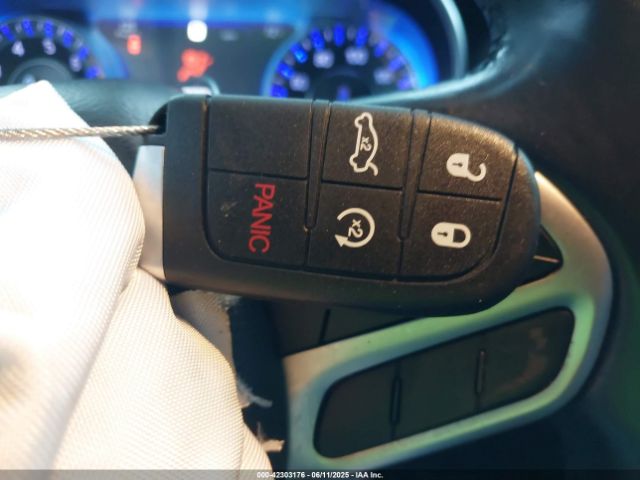 2018 CHRYSLER 300 2C3CCAAG7JH285772 Photo 10