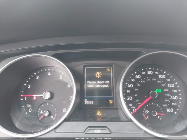 3VV3B7AX6JM213577 Volkswagen Tiguan
