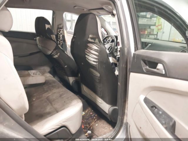 KM8J3CA48JU684221 Hyundai TUCSON SEL