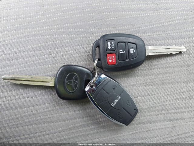 5YFBURHEXHP622267 Toyota Corolla