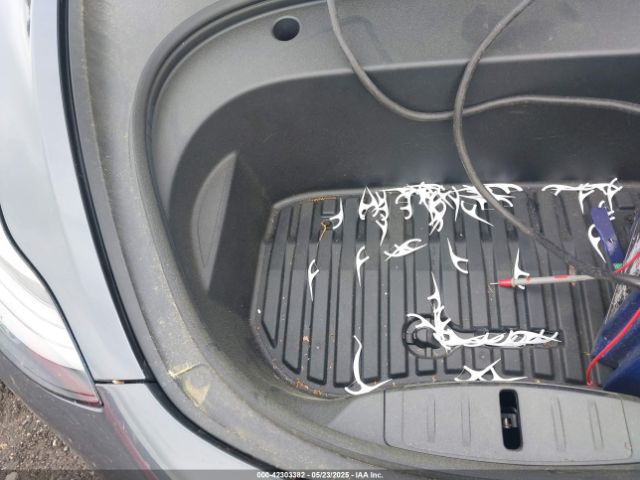 5YJ3E1EA5NF185905 Tesla 2022