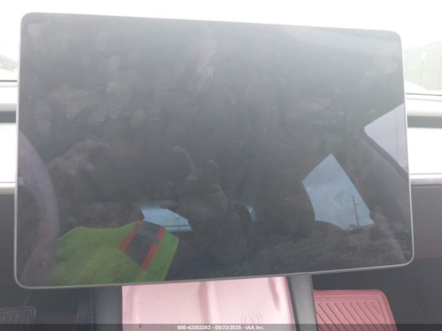 5YJ3E1EA5NF185905 Tesla 2022
