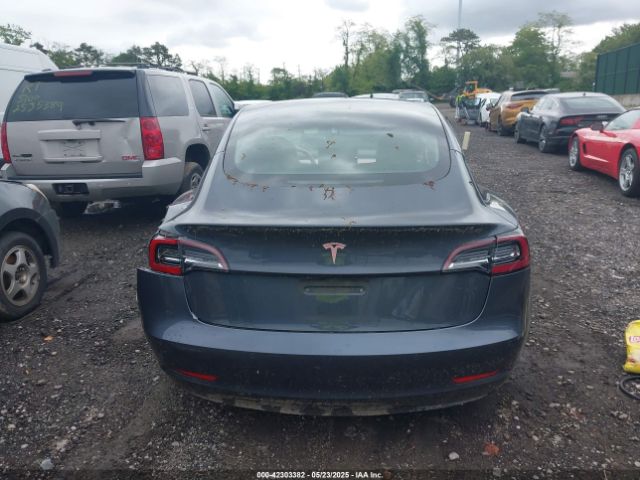 5YJ3E1EA5NF185905 Tesla 2022