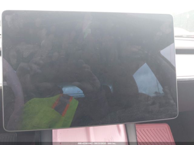 5YJ3E1EA5NF185905 Tesla 2022