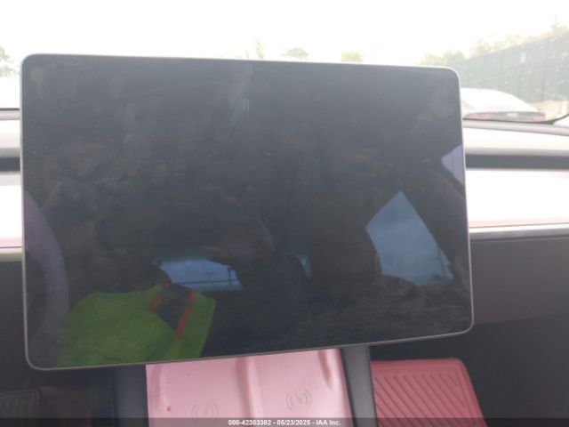 5YJ3E1EA5NF185905 Tesla 2022