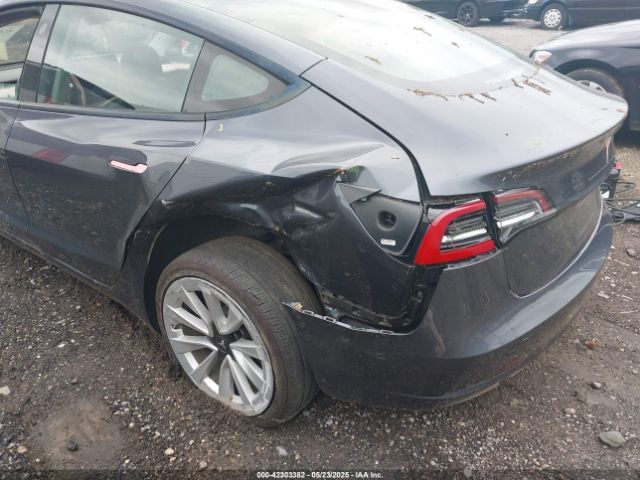 5YJ3E1EA5NF185905 Tesla 2022