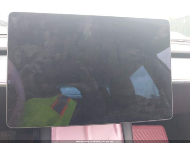 5YJ3E1EA5NF185905 Tesla 2022