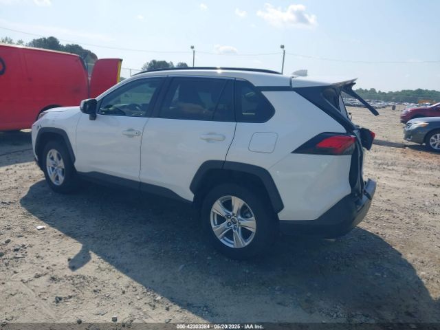 2021 TOYOTA RAV4 2T3W1RFV9MW114868 Photo 2