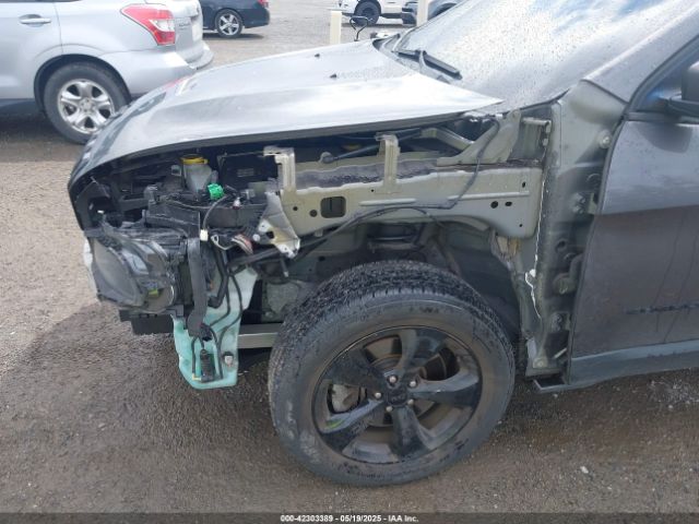 1C4PJMCBXJD601328 Jeep Cherokee Latitude 4x4