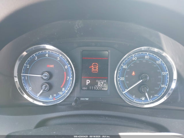 2T1BURHE5JC101432 Toyota COROLLA LE