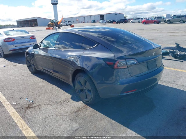 2022 TESLA MODEL 3 5YJ3E1EB2NF126562 Photo 2