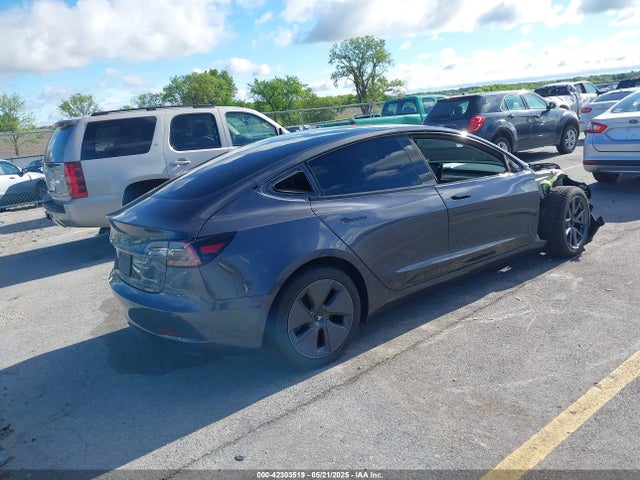 2022 TESLA MODEL 3 5YJ3E1EB2NF126562 Photo 3