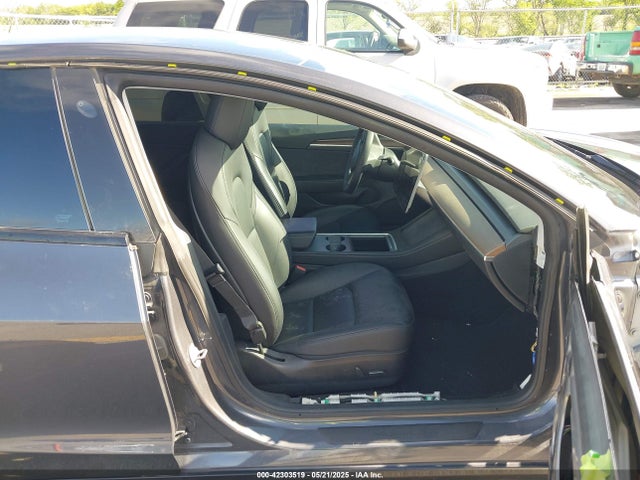 2022 TESLA MODEL 3 5YJ3E1EB2NF126562 Photo 4