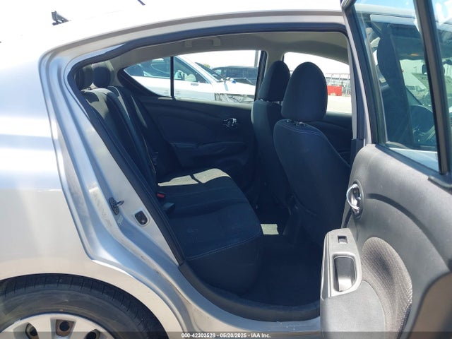 3N1CN7AP9GL815509 Nissan 2016