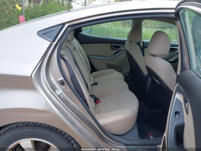5NPDH4AE3EH531621 Hyundai ELANTRA SE