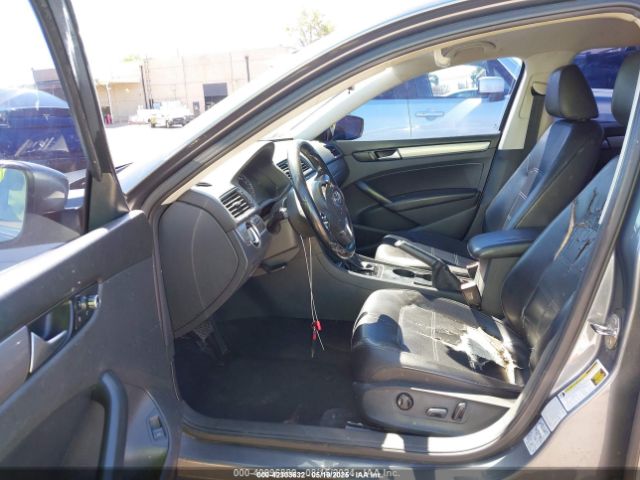 1VWAT7A37FC099126 Volkswagen 2015