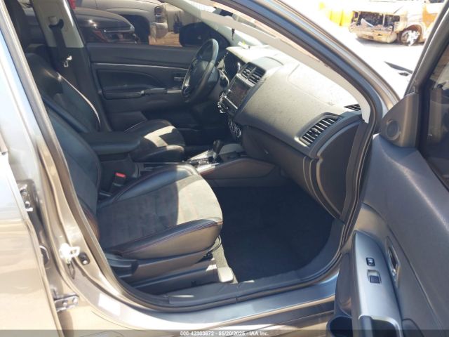 JA4AP3AW9JU012575 Mitsubishi Outlander Sport 2.4 Se
