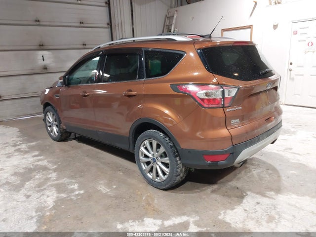 1FMCU9J96HUA74171 Ford Escape Titanium