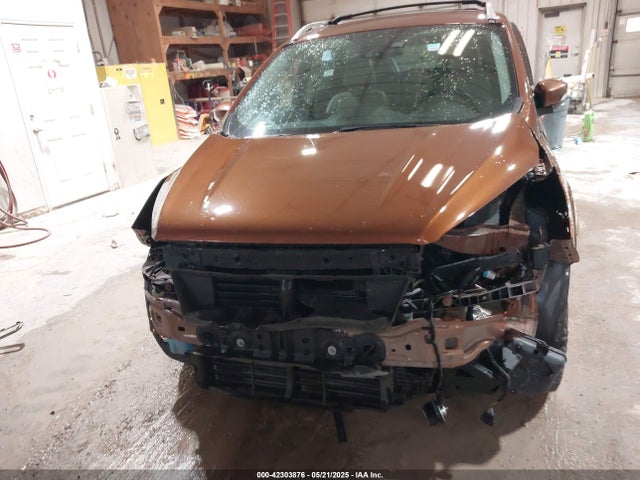 1FMCU9J96HUA74171 Ford Escape Titanium