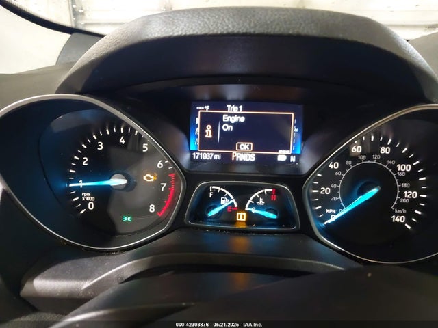 1FMCU9J96HUA74171 Ford Escape Titanium