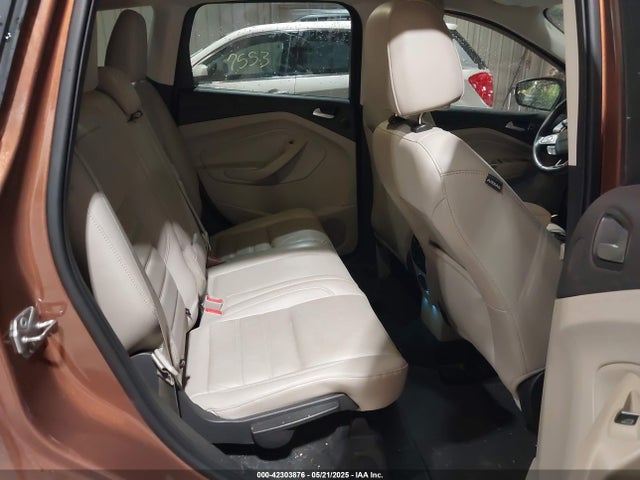 1FMCU9J96HUA74171 Ford Escape Titanium