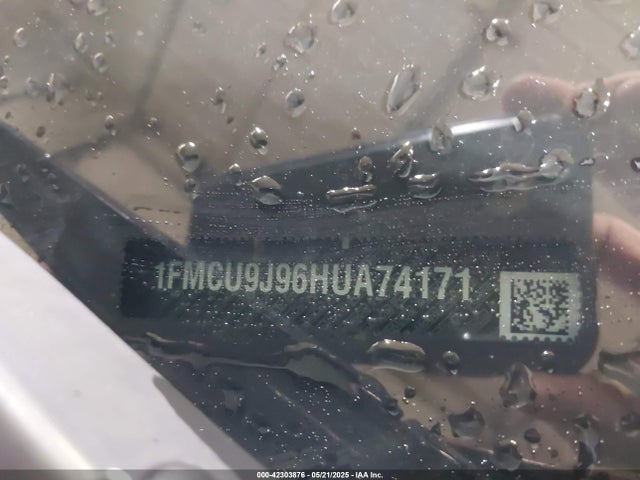 1FMCU9J96HUA74171 Ford Escape Titanium