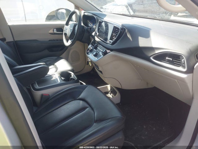 2C4RC1BG8PR586669 Chrysler Pacifica Touring L