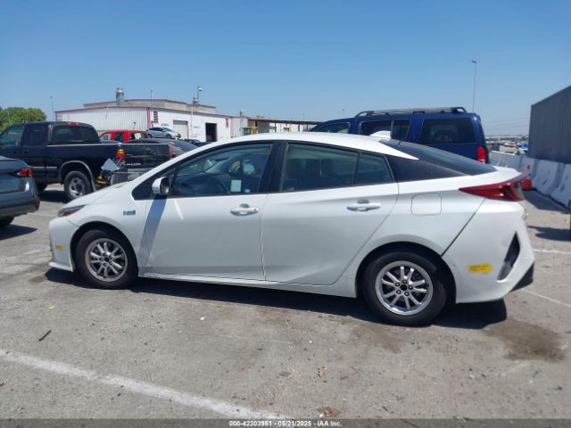 JTDKAMFP8N3204441 Toyota Prius Prime Limited