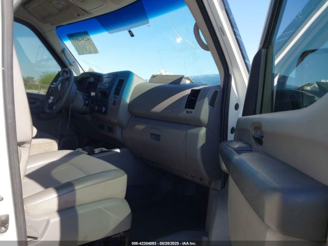 1N6BF0KM6JN800780 Nissan Nv Cargo Nv1500 S V6