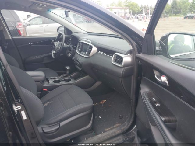 5XYPG4A56KG598555 KIA Sorento 3.3l S